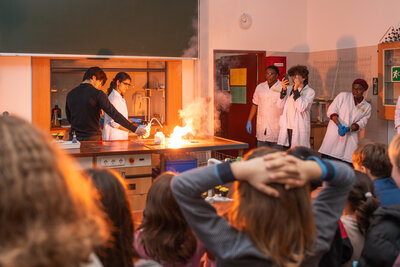 Feuer und Licht-Show @MINT-Day, ) ©Michaela Mosser