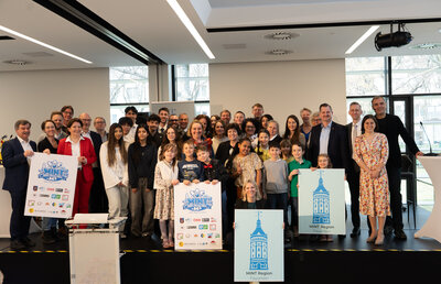 Kinder auf der Bühne