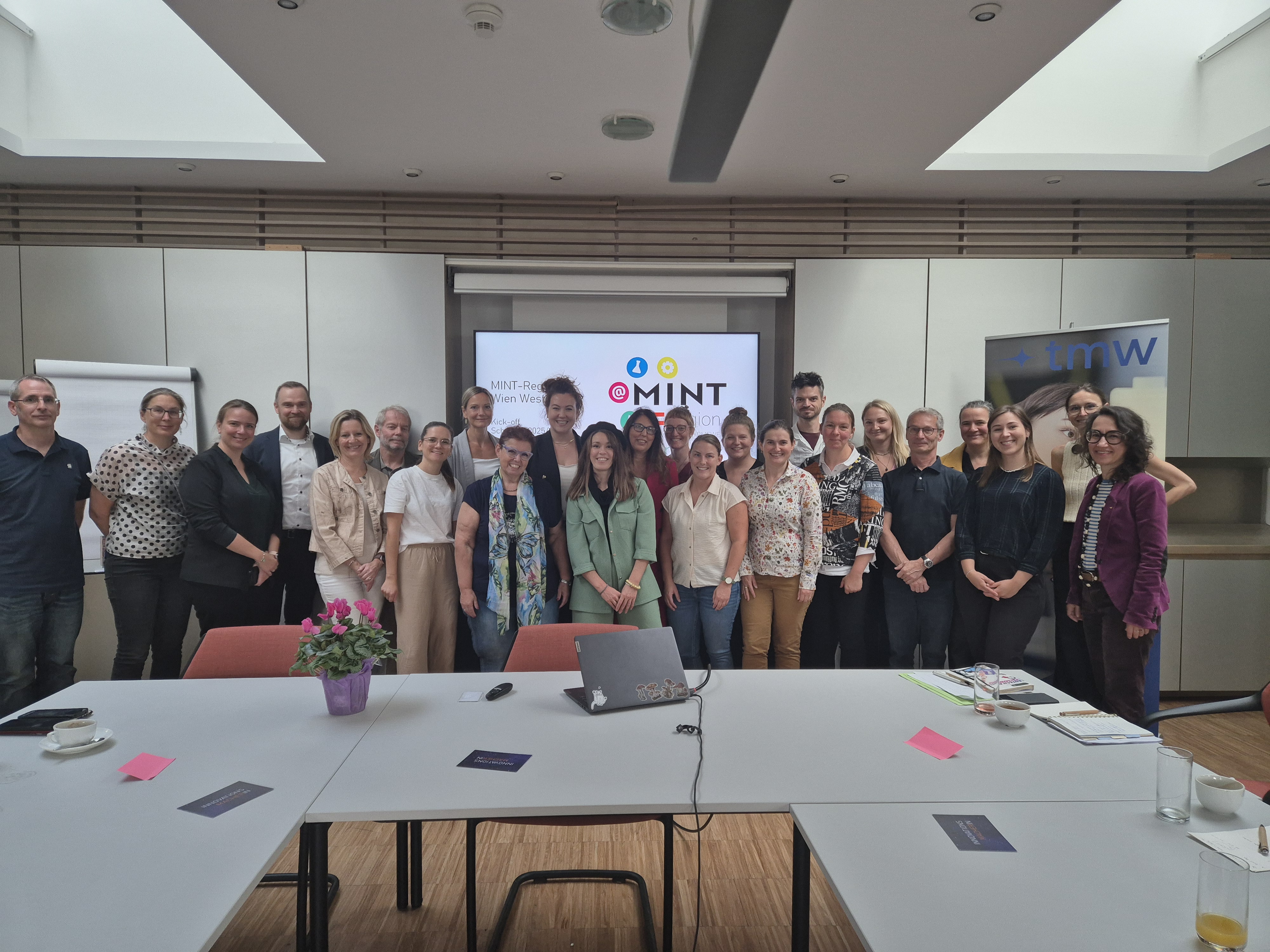 MINT-Regionen Team aus Schulen, Forschungseinrichtungen und Unternehmen